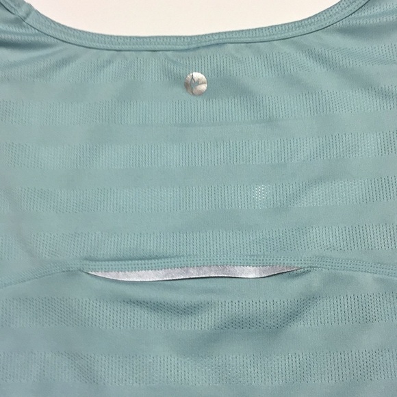 𝅺ATHLETIC short sleeve tee with reflective strip. - Picture 9 of 9